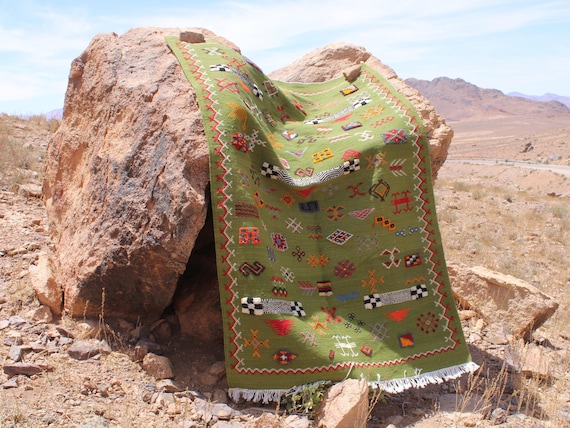 Green Moroccan rug, Custom Berber rug, Morrocan rug, Teppich grün Wolle, Handmade Wool Kilim Rug, Vintage style rug, Boho Flatweave Area Rug