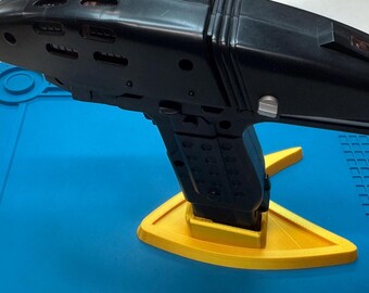 Display Stand for Star Trek Assault Phaser Phaser Pistol prop kit by Playmates