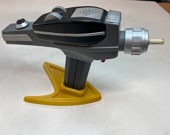 Display Stand for ALL Playmates TOS Star Trek Phaser Pistol props