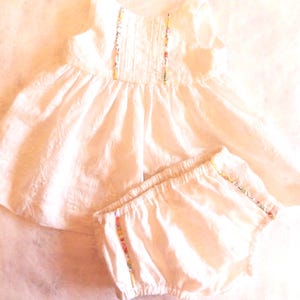 Festliches Baby-Mädchen-Outfit: Englische Stickerei und Liberty-Print Bild 10
