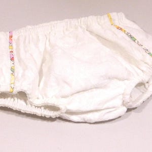 Festliches Baby-Mädchen-Outfit: Englische Stickerei und Liberty-Print Bild 6