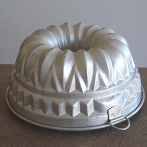 France Antique Aluminum cake mould Kougelhopf kouglof, diameter 23.5cm French Vintage