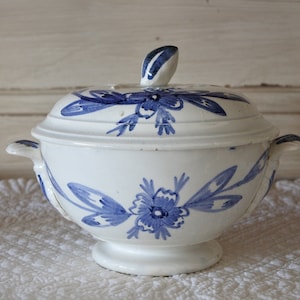 French Vintage Bouillon Bowl with lid, white with blue flowers