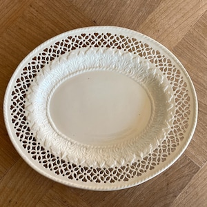 Piatto ovale antico in ceramica color crema inglese, Leeds Pottery