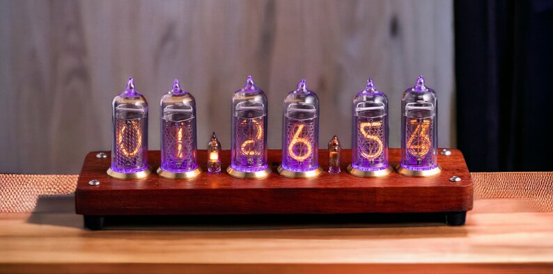 IN-14 Montre Nixie. 6 tubes. Coffret en bois. Horloge de bureau. Grand cadeau. image 1