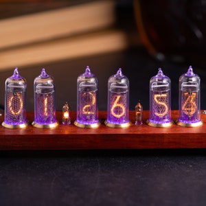 IN-14 Montre Nixie. 6 tubes. Coffret en bois. Horloge de bureau. Grand cadeau. image 2