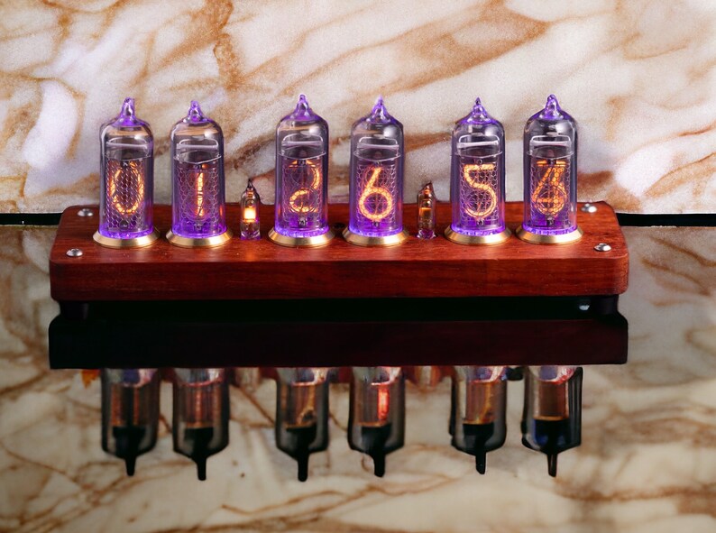 IN-14 Montre Nixie. 6 tubes. Coffret en bois. Horloge de bureau. Grand cadeau. image 5