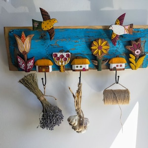 driftwood key holder, key hooks for wall, driftwood art for wall, key keeper, entry wall decor, wall key hooks,  key holder