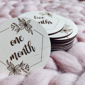 Cartes Milestone Baby, Panneaux Milestone en bois, Idée cadeau de baby shower, Milestones mensuels, Cartes Milestone en bois personnalisées, Cadeau de bébé