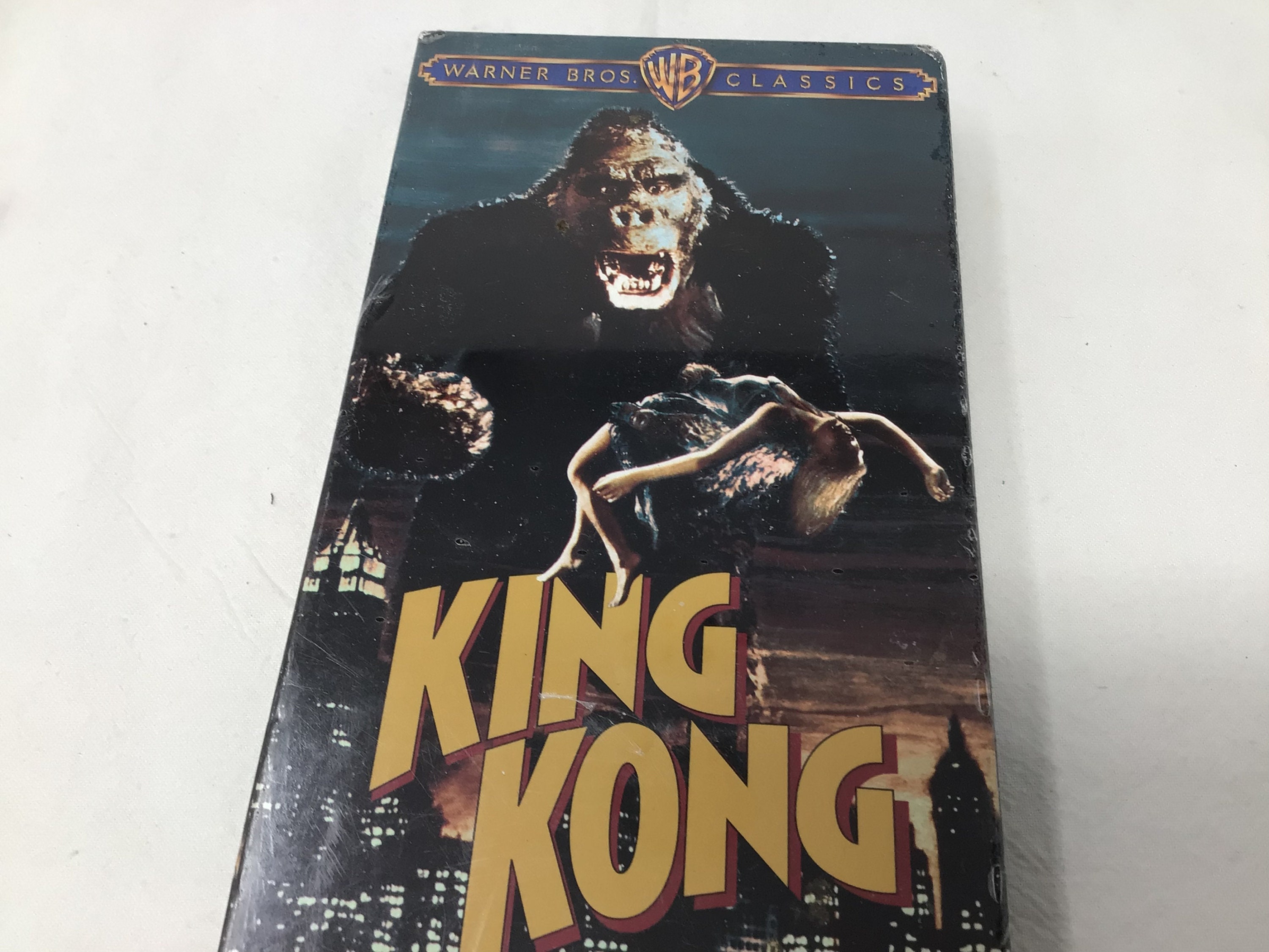 キンダガートンコップ 字幕スーパー VHS Amazon.co.jp: キンダガートン・コップ(字幕版) [VHS