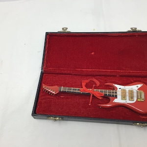 Miniature Electric Guitar in Black Case (D3)