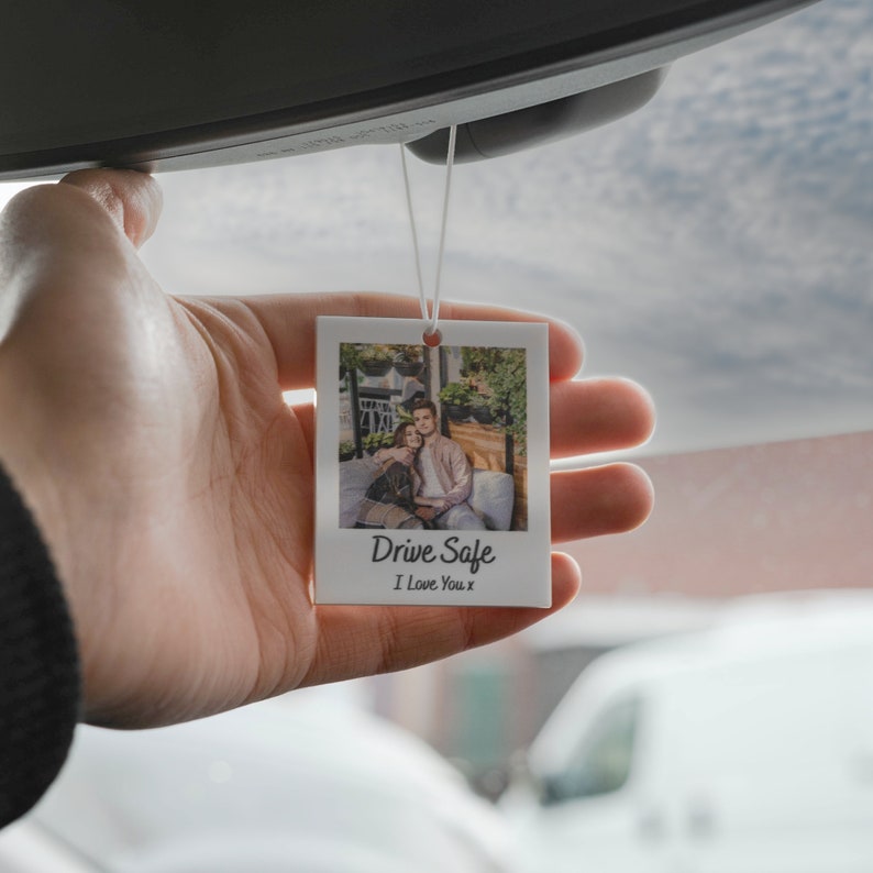 Personalisiertes Foto-Auto-Ornament, hängendes Auto, Polaroid, jedes Bild, Fahrprüfung, bestanden, Geschenkidee, erstes Auto-Charm-Geschenk Bild 1