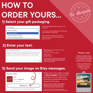Puede incluir: Un gr&aacute;fico rojo y blanco con instrucciones sobre c&oacute;mo pedir un llavero personalizado. El gr&aacute;fico incluye un fondo rojo con texto e im&aacute;genes blancas. El texto incluye "How to Order Yours..." y "So Bespoke". La imagen incluye un llavero con una imagen de puesta de sol y el texto "Your Image Here", "Your Top Text" y "Your Bottom Text".