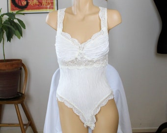 St. Michael White Lace Teddy, Button Closure, 38 inches, 1980s Lingerie, Lingerie Play Suit, Bridal Lingerie, Vintage Romper, Ladies Onesie