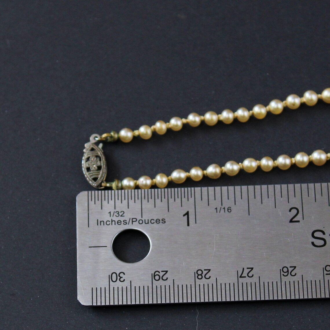 Tapered Faux Pearl Necklace, Fish Hook Clasp, Vintage off White Pearls, Wedding Jewelry, Vintage