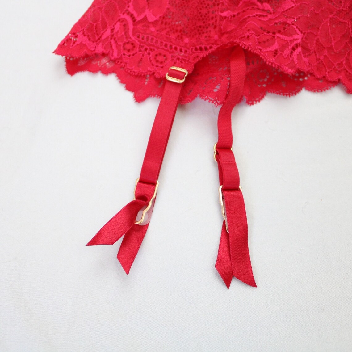 La Senza Red Lace Garter Belt Thick Width Gold Fasteners Lingerie