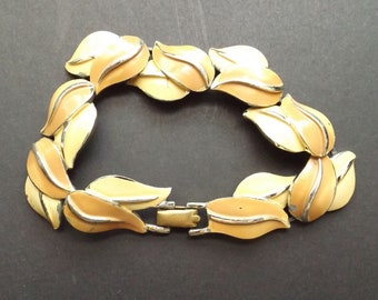 Vintage bracelet, mid century bracelet, 7-inch bracelet, 1950s jewelry, silver tone bracelet, leaf link bracelet, leaf bracelet, 50s fashion