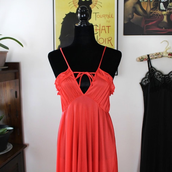 Vintage Red Negligee Keyhole Neckline, 1970s Cahil