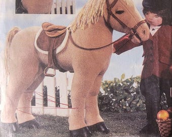 Patrón de costura para caballo de peluche: Vogue 7603, accesorio para muñeca ecuestre