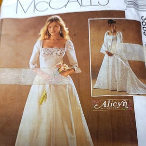 McCall&#39;S M3869 sewing pattern Bridal Renasissance wedding dress. Costumes. 2 size available size DD and BB UNCUT