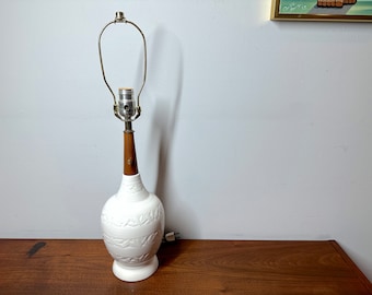 Mid Century Lamp / Ceramic and Wood / White Floral Leaf Pattern / Vintage MCM Coastal Decor