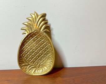 Vintage messing ananasschaal: boho-decor uit het midden van de eeuw