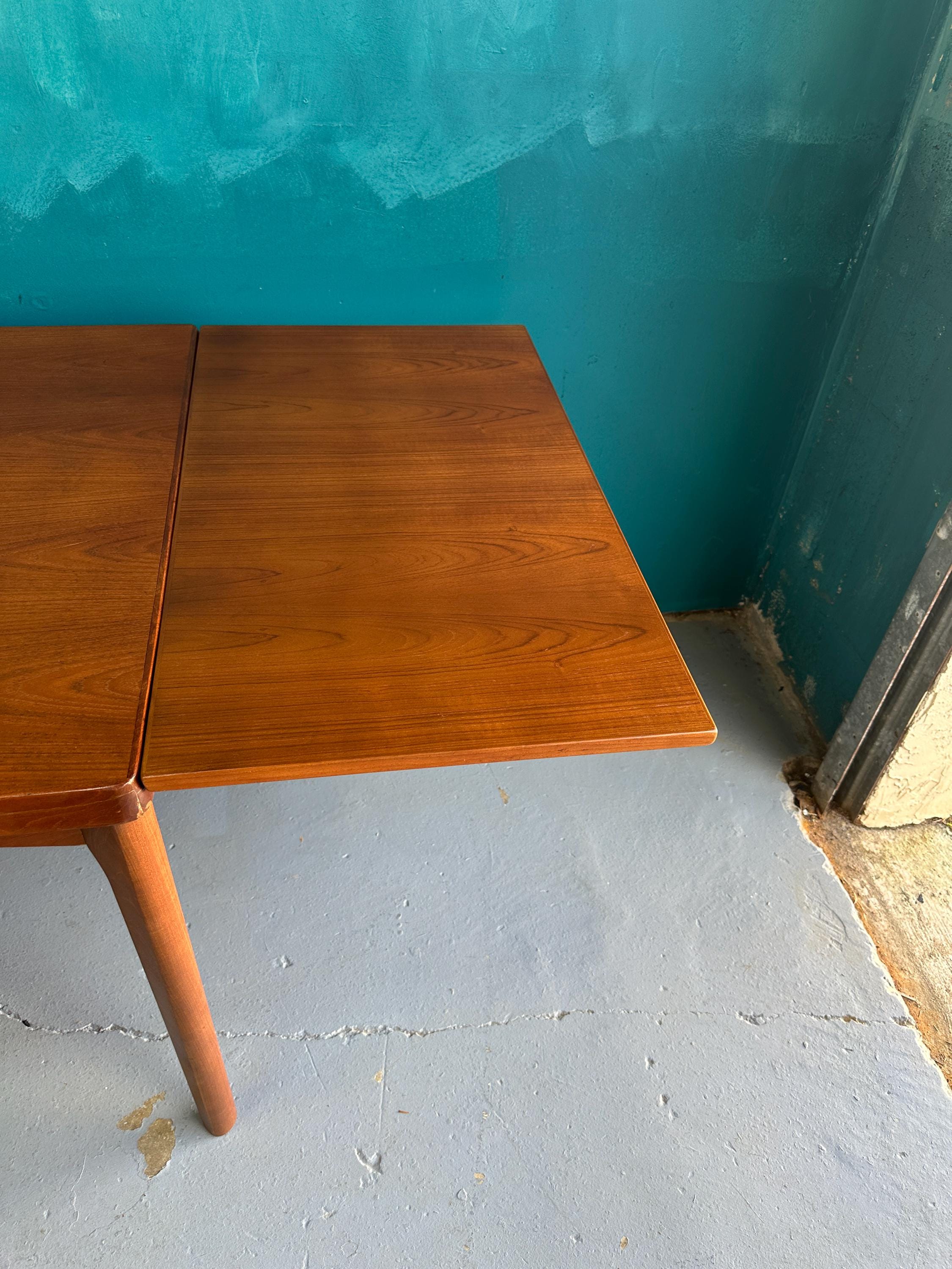 Denmark teak テーブル Vintage Danish Teak Extendable Dining Table by Vejle Stole