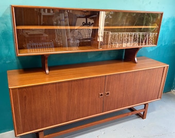 Vintage Dixie Mid-century Walnut Buffet Credenza Hutch- MCM Vintage Dixie Mid-century Walnut Buffet Credenza Hutch- MCM
