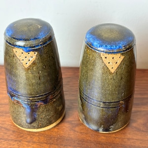 Vintage Studio Pottery Salt & Pepper Shaker Set / Olive Brown Blue Drip Glaze / Earthenware / Boho Natural Neutral Kitchen Goodness