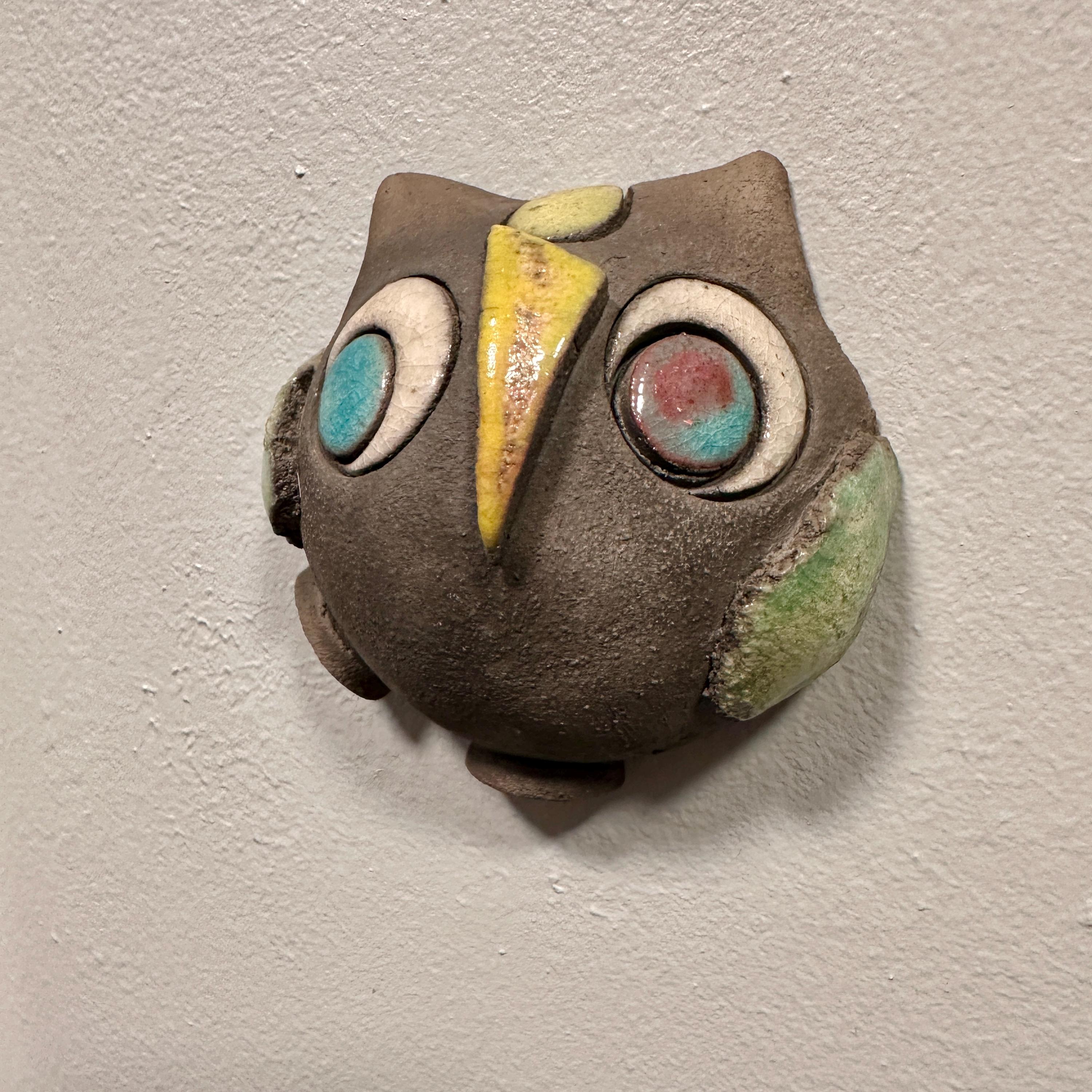 ミッドセンチュリーモダン陶器のフクロウ彫刻：イタリアの石造り