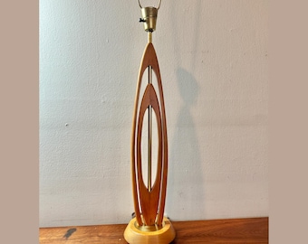 Mid Century Modern Lamp / Extra Tall Sculptural Walnut Wood in the style of Modeline / Vintage MCM