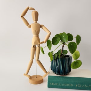 Mua Le Juvo 3 Pack Posable Art Figure Model, Flexible Wooden Drawing  Mannequin for Artists, Sketching (13 in) trên  Mỹ chính hãng 2024