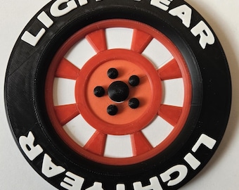 Lightyear-däckväggskylt Lightning McQueen-inspirerad bil