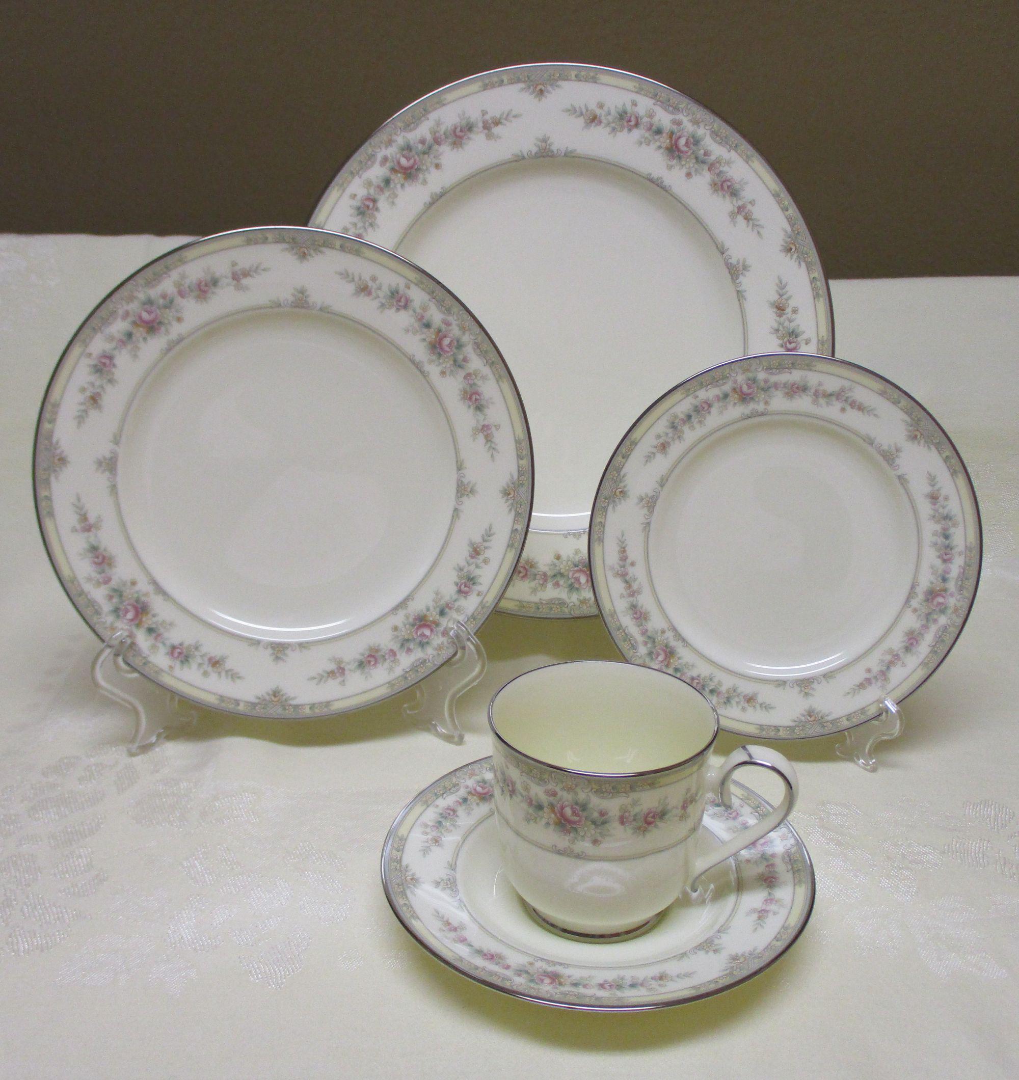 Noritake Bone China SHENANDOAH 9729 Pattern: 4 - 5 Piece Place Settings ...