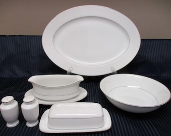 Celebrity Fine China Mystique: Hostess Set