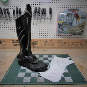 Foam Shoe cover / Leg armor Foam digital templates (with 2 design options) image 3