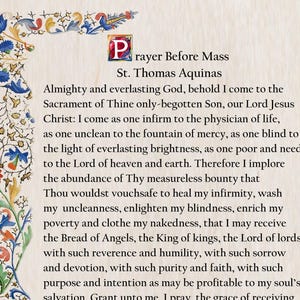 Puede incluir: Una página impresa con el texto "Prayer Before Mass" de Santo Tomás de Aquino. El texto está en una fuente clásica, con bordes florales decorativos en azul, amarillo y rojo. La letra "P" está en un recuadro decorativo.