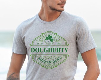 Camiseta masculina com nome personalizado irlandês, camisas correspondentes do dia de São Patrício Shenanigans com nome de família, camisetas unissex personalizadas com logotipo irlandês celta