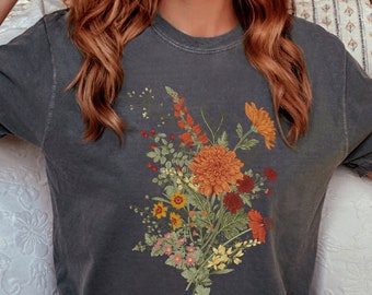 Floral Cottagecore shirt Fall Comfort Oversized T-shirt, Retro Vintage Botanical Flowers T-shirt, Trendy Aesthetic Garden Flower Tshirt