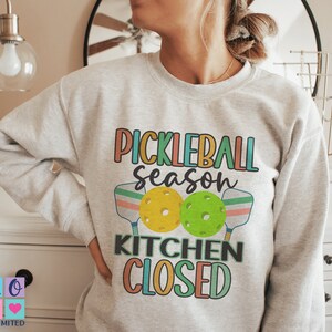 Pickleball Women&#39;s Sweatshirt Gift, Funny Pickleball Sweatshirt for Women Pickleball Lovers Sweater Mom Grandma Mother&#39;s day Gift