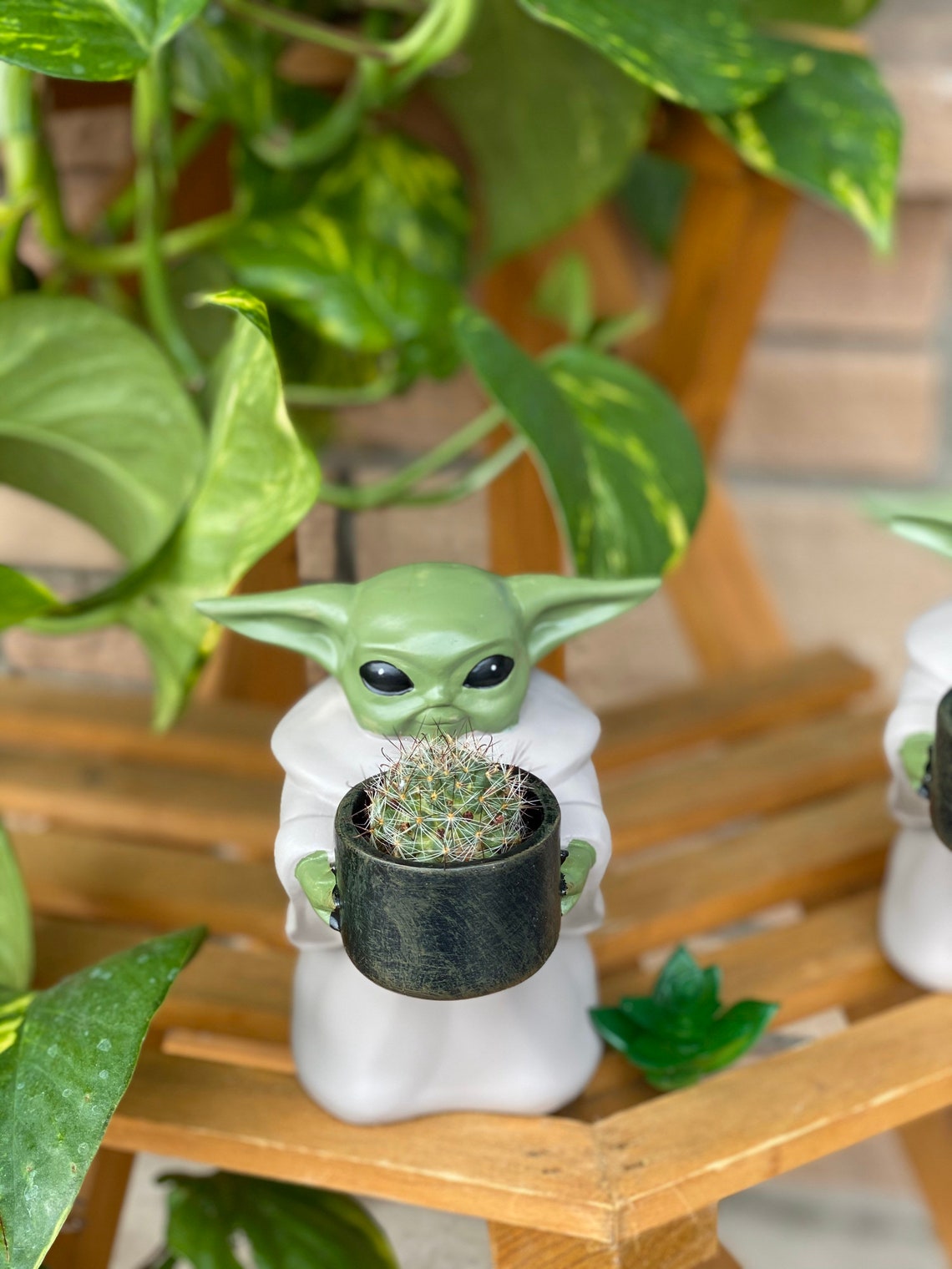 Baby yoda planter succulent cactus arrangement 5 inch new