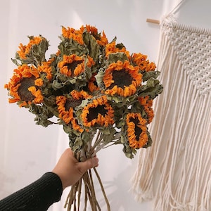 2/5 natural dried sunflowers，dried sunflowers bouquet，dried sunflowers arrangement，flowers for vase，home decoration，wedding flower decor