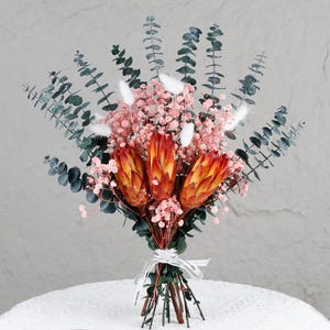 natural eucalyptus bouquet，dried flower arrangement for vase filler，centerpiece decor，home decoration，wedding eucalyptus bouquet ，
