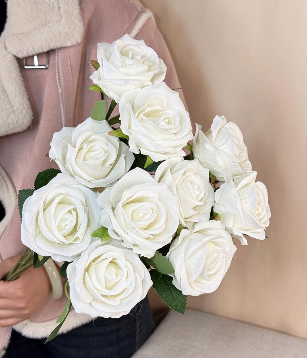 アーティフィシャルフラワー ホワイトローズ 薔薇 アレンジ　花瓶付き il_1080xN.6800832665_ce47.jpg