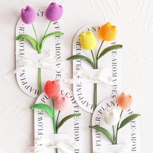 Crochet flower cards, crochet tulip card gifts, wedding table cards, handmade woven tulip flower cards, handmade gifts for her, seat cards