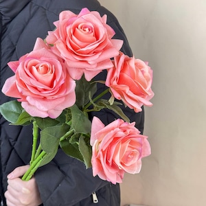 25‘’Artificial Pink Rose flower, Real Touch Rose,fake Flower Arrangement, artificial flower in vase，Home/Wedding rose Decor, faux rose stem
