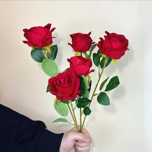 Fake red roses flower, artificial silk rose flower, vase filling，DIY flower arrangements,  centerpiece，floral decor，home/wedding rose decor