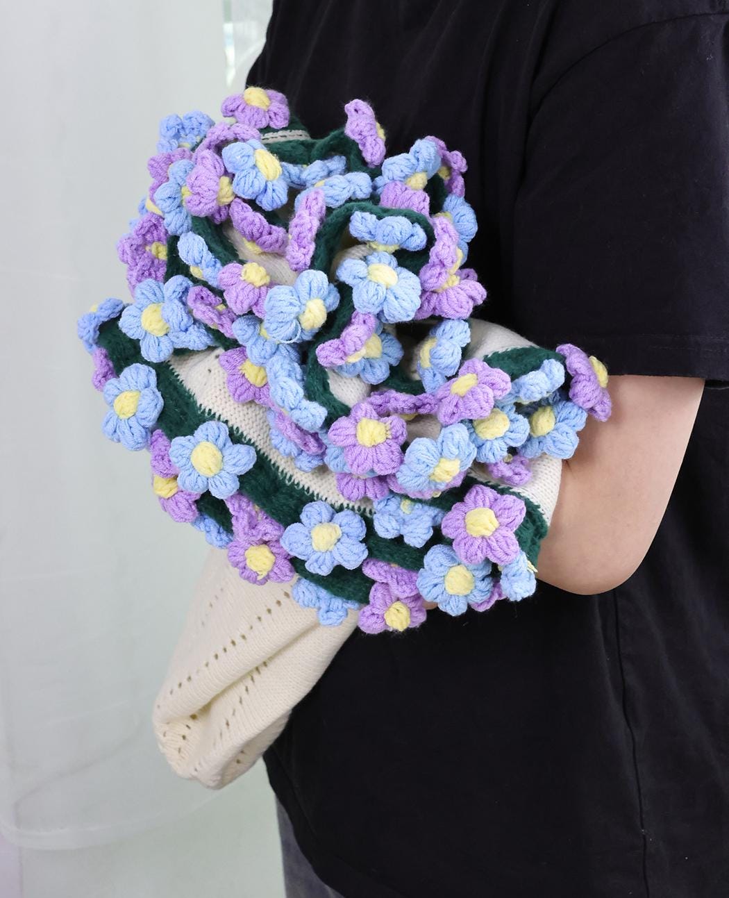 かぎ針編みのデイジーブーケブランケット、手作りのかぎ針編みの花束