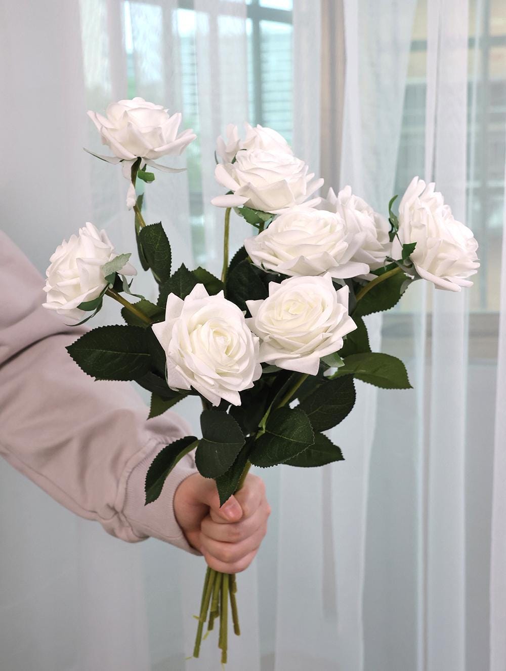 フェイクホワイトローズフラワー、人工ローズステム、リアルタッチ