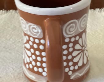 Taza de terracota blanca XL: Taza de café de arcilla floral mexicana hecha a mano